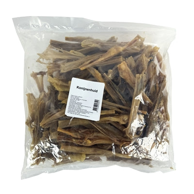 Petsnack Kaninchenfell Kausnack Detailansicht – natürlicher Fellstreifen Hundesnack proteinreich seitlich