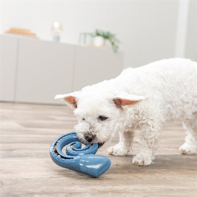 Trixie aufgerollter Snackschlauch, robustes Kauspielzeug für Hunde