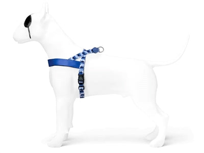 Morso Norwegisches Geschirr recycelt Splash blau seitliche Ansicht angelegt – Hundegeschirr Y-Form nachhaltig bequem