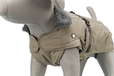 Trixie Rouen Mantel Hund sand – Detailansicht Kragen und Verschluss