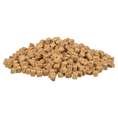 Katzen-Leckerli Miniwürfel Huhn-Leber von Trixie – Nahaufnahme Snackstücke